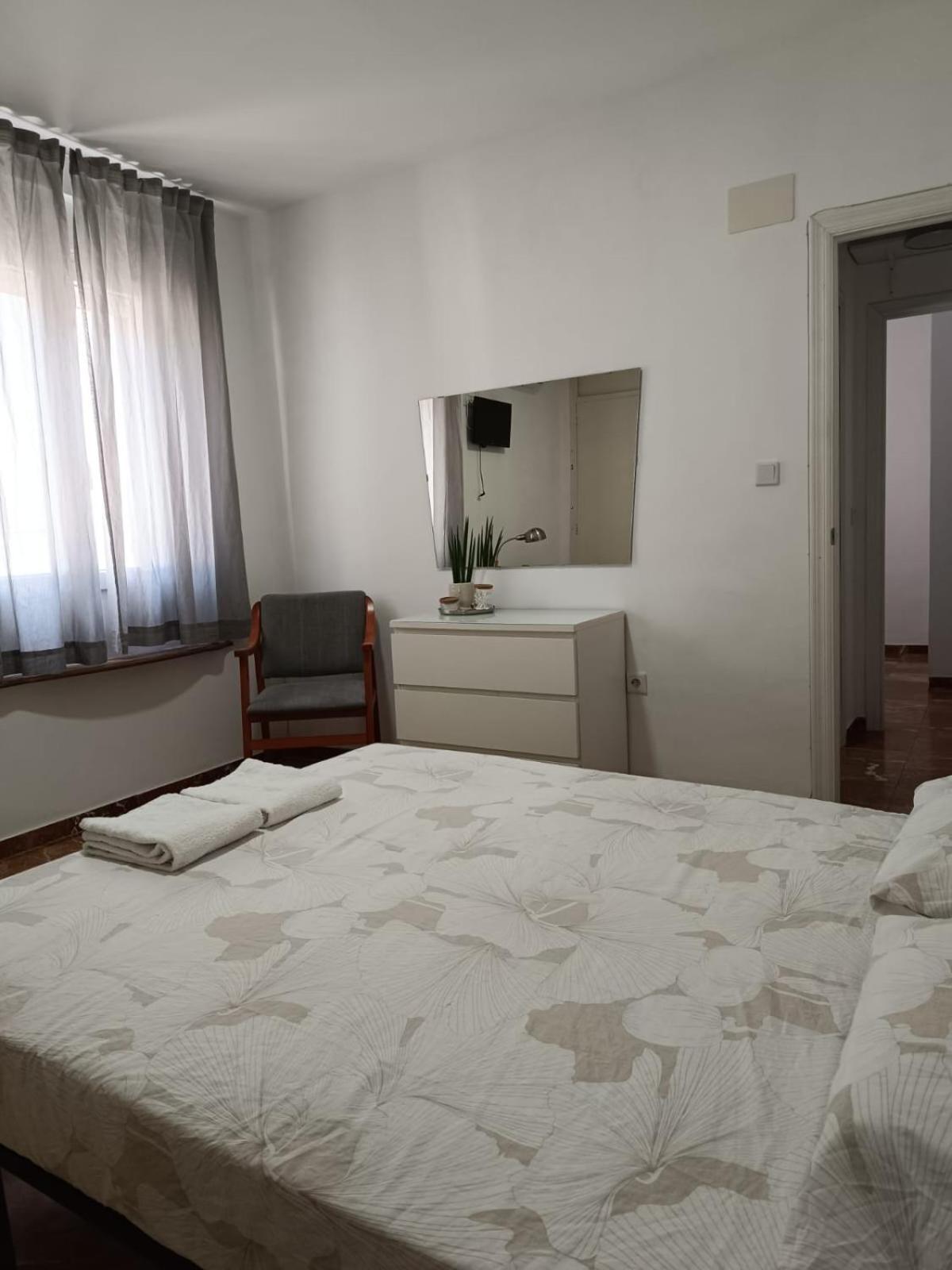 Piso Dos Dormitorios Junto Plaza Colon Cordoba Dış mekan fotoğraf
